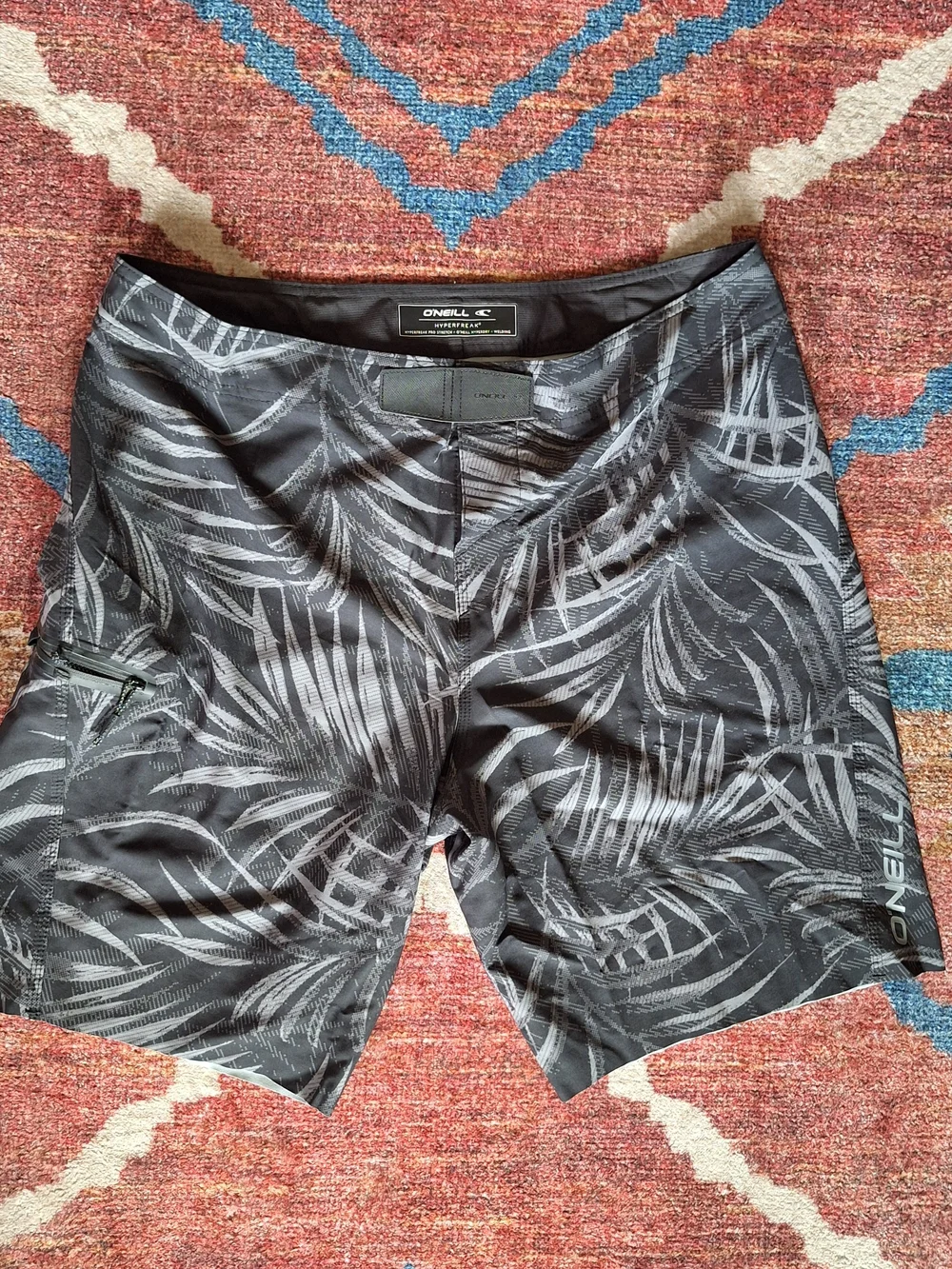 *New Without Tags* O'Neill Hyperfreak Black and Gray Palm-Print Board Shorts